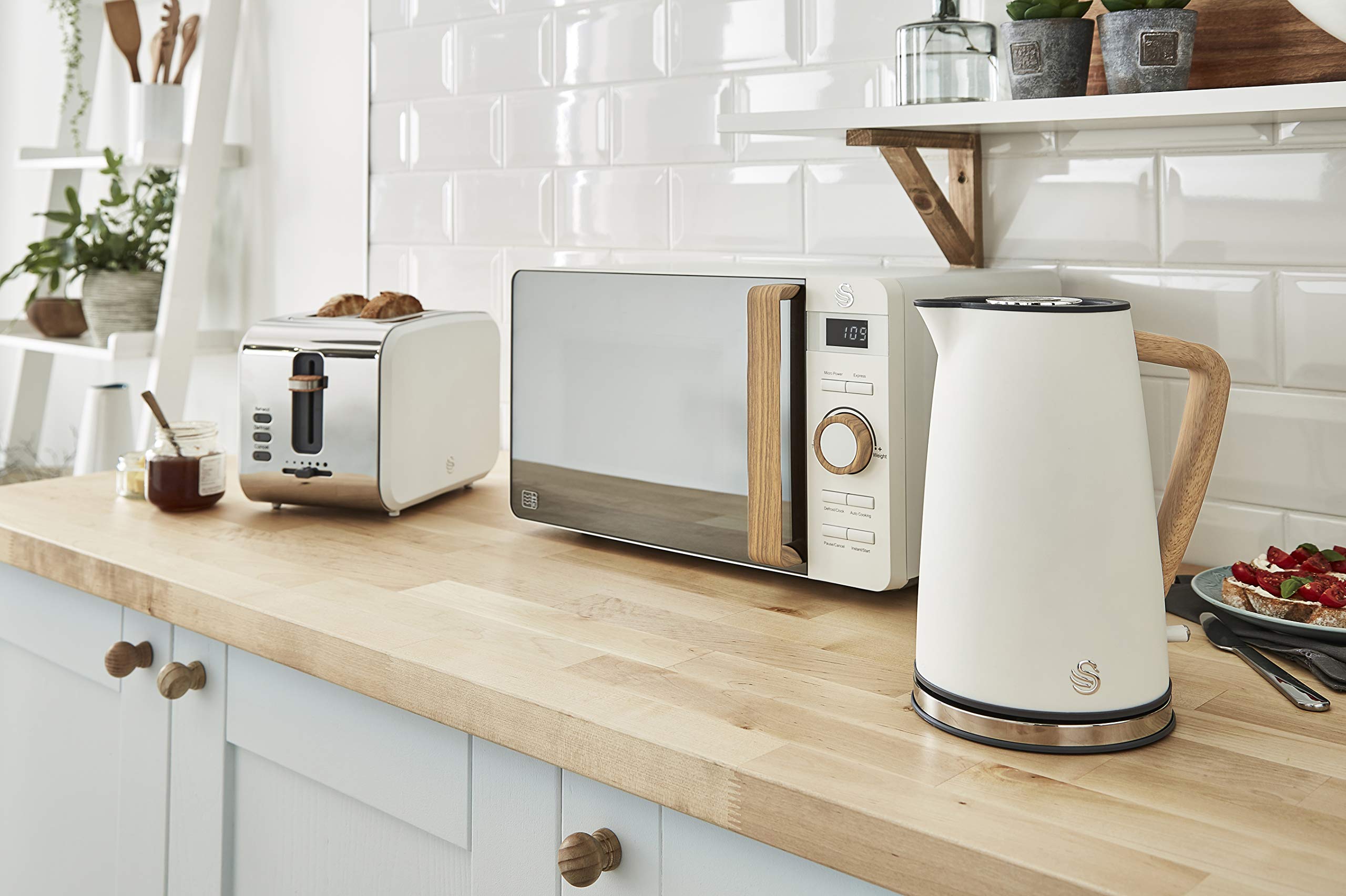 Swan Nordic Cordless Kettle White 1.7L سوان غلاية كهربائية لاسلكية من نورديك - ابيض 1.7 لتر Swan Nordic Cordless Kettle White 1.7L سوان غلاية كهربائية لاسلكية من نورديك - ابيض 1.7 لتر